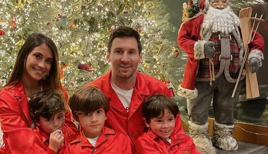 12 Hollywood Stars and Their Festive Christmas Celebrations