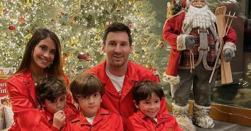 12 Celebs Bringing Beachy Cheer to the Holidays