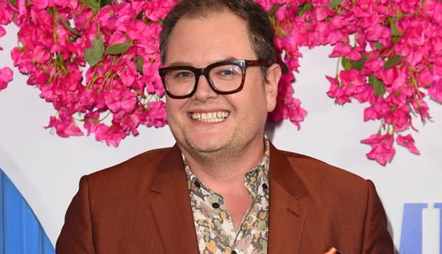 Alan Carr's Traitors Triumph and Other 2025 Highlights Get the Beano Comic Treatment