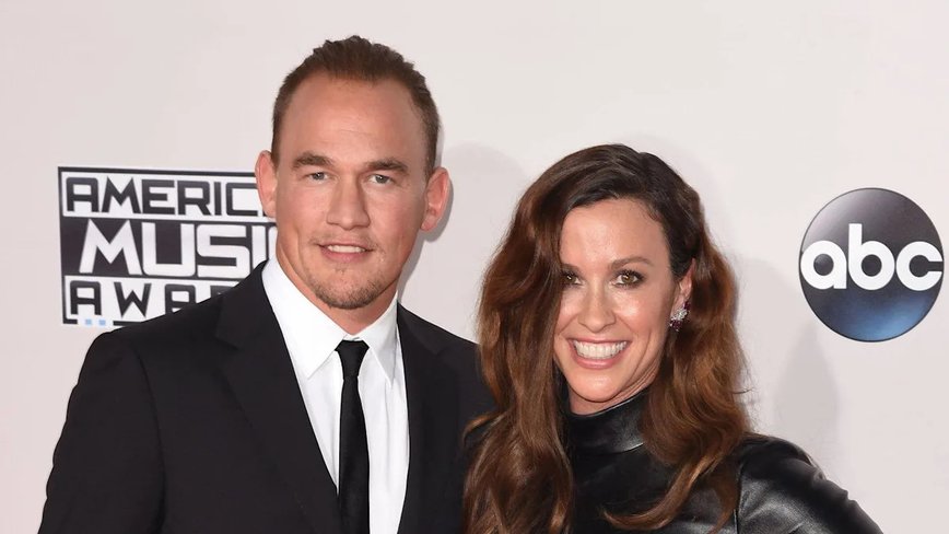 Alanis Morissette Shines at Songwriters Hall of Fame with Husband Mario 'Souleye' Treadway
