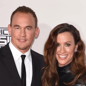 Alanis Morissette Shines at Songwriters Hall of Fame with Husband Mario 'Souleye' Treadway