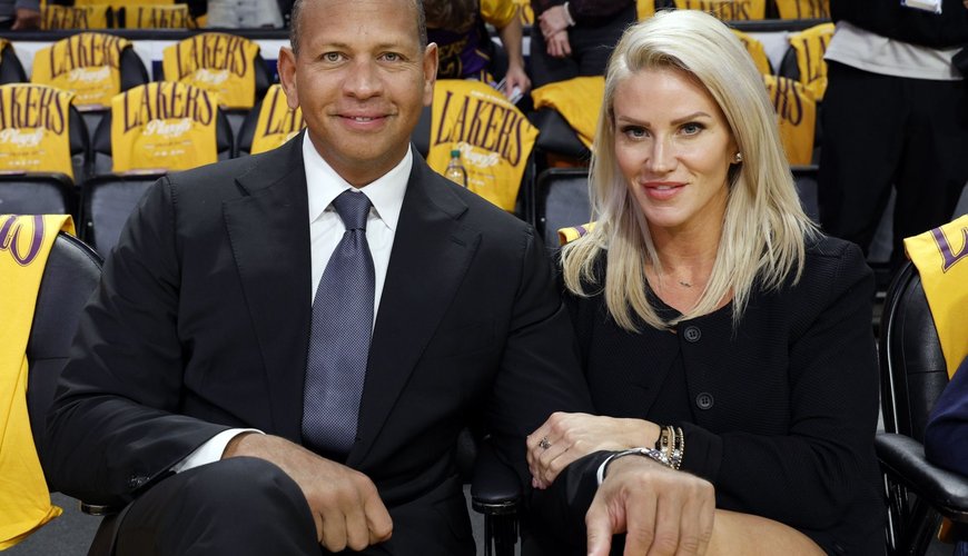 A-Rod's Girlfriend Jaclyn Cordeiro Steals the Show with Rockin’ Dance Moves in SoCal Style
