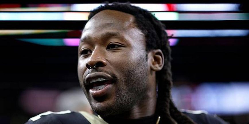 Alvin Kamara Faces Double Whammy: Out of the Game Against Dolphins
