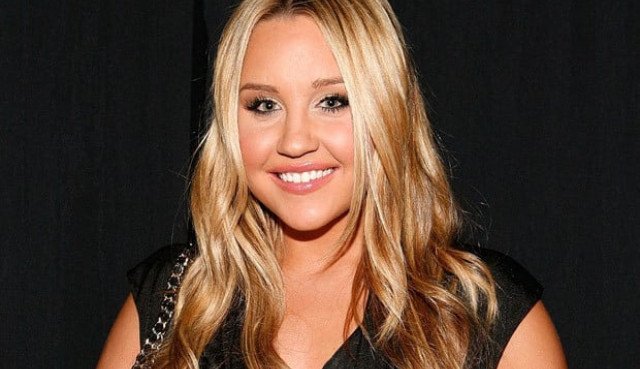 Amanda Bynes Unveils Dramatic 30-Pound Transformation in LA Day Out with Beau