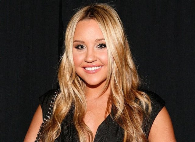 Amanda Bynes Unveils Dramatic 30-Pound Transformation in LA Day Out with Beau