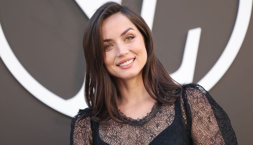 Ana de Armas Navigates New Beginnings After Tom Cruise Split: 'A Year of Unexpected Turns'