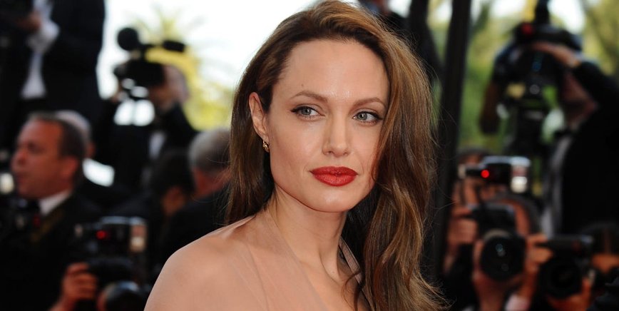 From Hollywood to Heartbreak: Inside Angelina Jolie’s Star-Studded Love Life