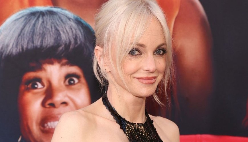 Anna Faris Stuns in Sultry Cutout Dress at L.A. 'Scary Movie' 6 Premiere
