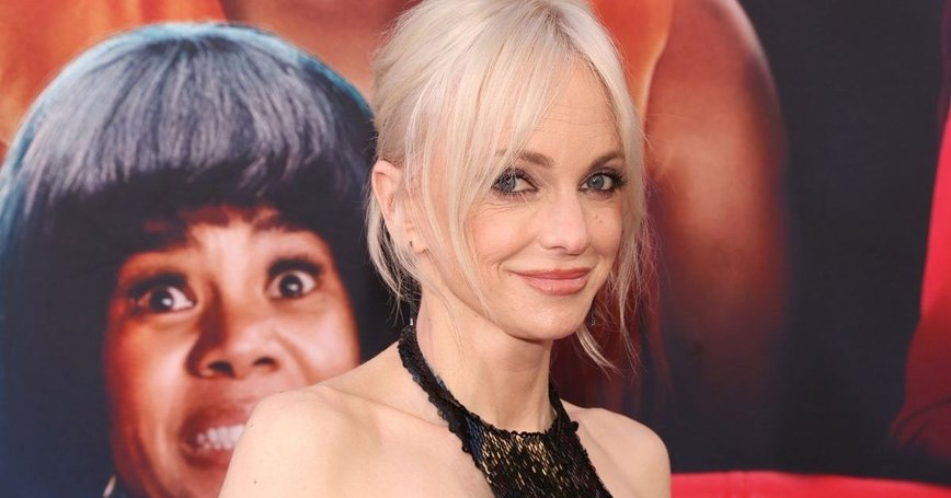 Anna Faris Stuns in Sultry Cutout Dress at L.A. 'Scary Movie' 6 Premiere