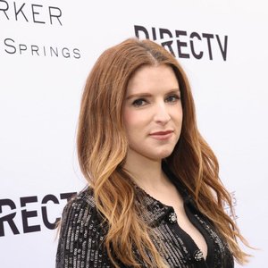 Anna Kendrick Takes the Director's Chair for Netflix's 'The Seven Husbands of Evelyn Hugo'