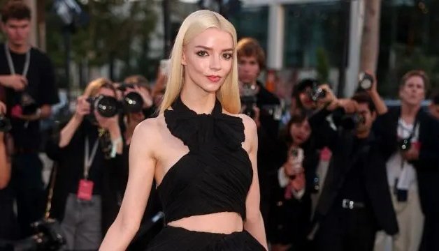 Anya Taylor-Joy's Daring Dior Moment: A Fashion Masterpiece at LACMA