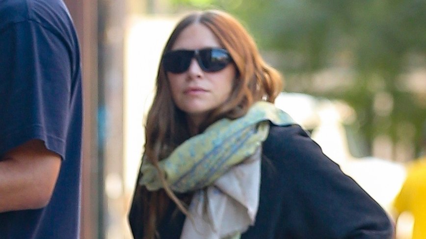 Ashley Olsen Rocks Fall Slides and a $33,000 The Row Bag in True Hollywood Style