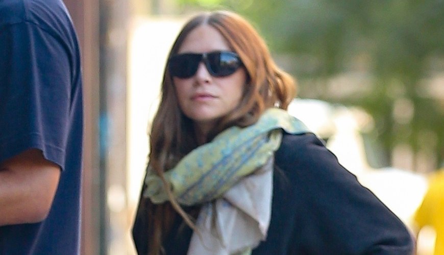 Ashley Olsen Rocks Fall Slides and a $33,000 The Row Bag in True Hollywood Style