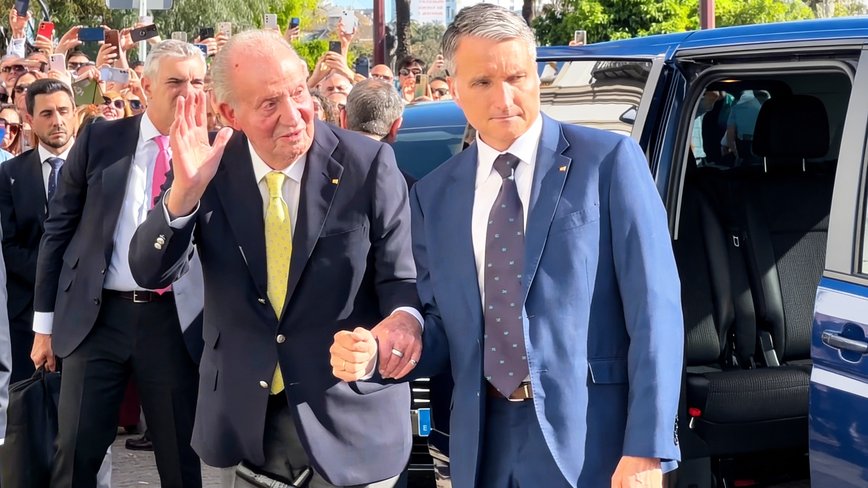 Cultural Clash: King Juan Carlos' Controversial Award Stirs Up a Storm in France and Spain