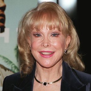 Barbara Eden Brings 'I Dream of Jeannie' Magic Back to the Red Carpet at 94