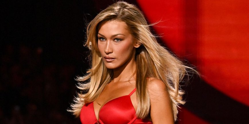 Bella Hadid Slays in Red-Hot Lingerie at the 2025 Victoria’s Secret Fashion Show in NYC