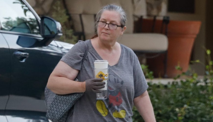 Bridget Fonda Stuns with Jaw-Dropping 75-lb Transformation in Rare LA Sighting