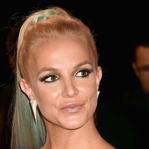 Britney Spears Leans on Hollywood Friends Post-DUI Drama