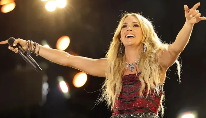 Carrie Underwood Steals the Show with Her Sunday Night Football Glam