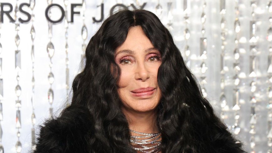 Cher's Malibu Bonding: A Grandmother's Unexpected Connection with Her Teenage Granddaughter