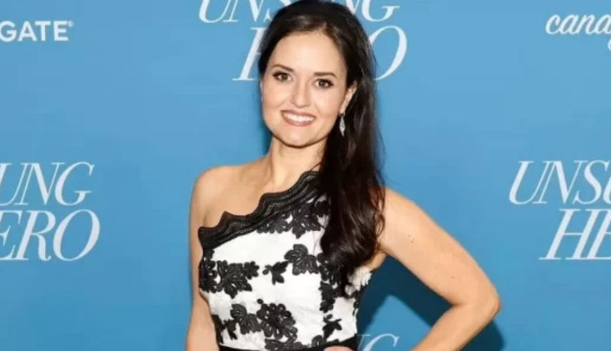 Danica McKellar Trades LA Glitz for Tennessee Tranquility with Hubby Scott Sveslosky