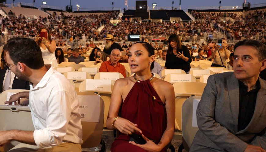 Gal Gadot Honored with Genesis Prize Amid Hollywood's Gaza Conflict