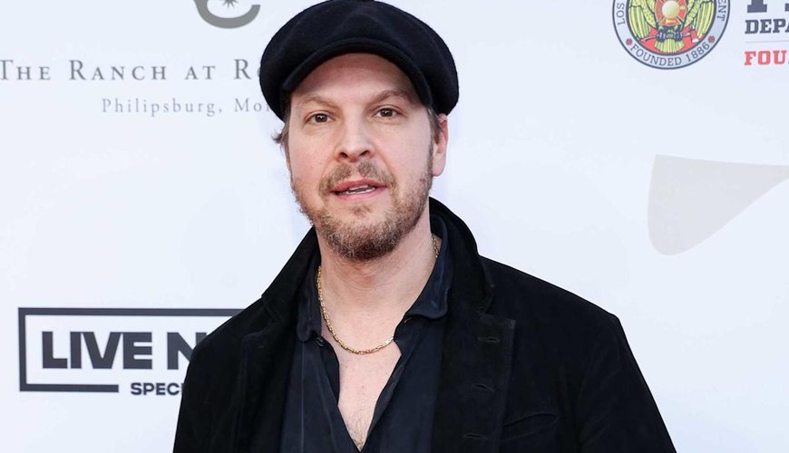 Gavin DeGraw's Year-Round Christmas Vibes and Macy's Parade Plans