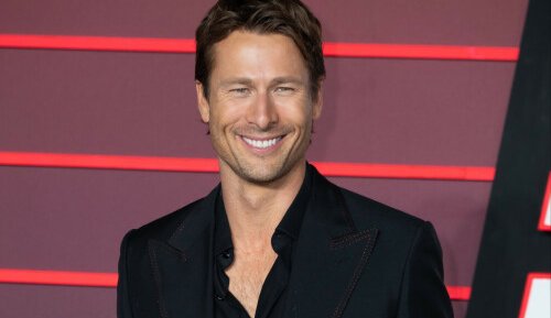 Glen Powell Hits the Books: Hollywood Star Secretly Pursues Degree in Texas