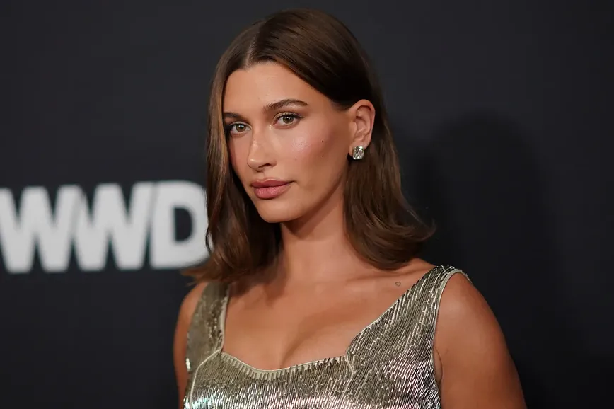 Hailey Bieber's Ski Trip Showstopper: Underwear and All!