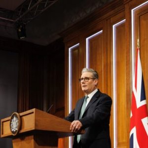 UK's Political Drama: Starmer Faces Resignation Calls Amid Epstein Scandal