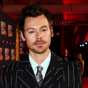 Harry Styles Rocks Chanel on the BRIT Awards Red Carpet