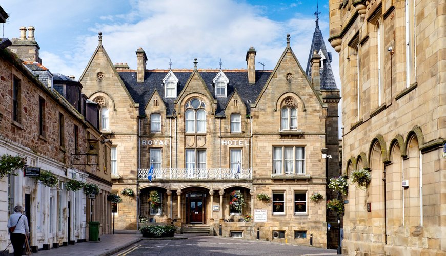 Step Back in Time: Iconic Hotels with Legendary Guests