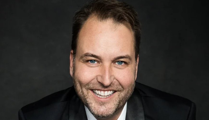 Hollywood Event Guru Spills Secrets: Transform Your Holiday Bash Like a Star