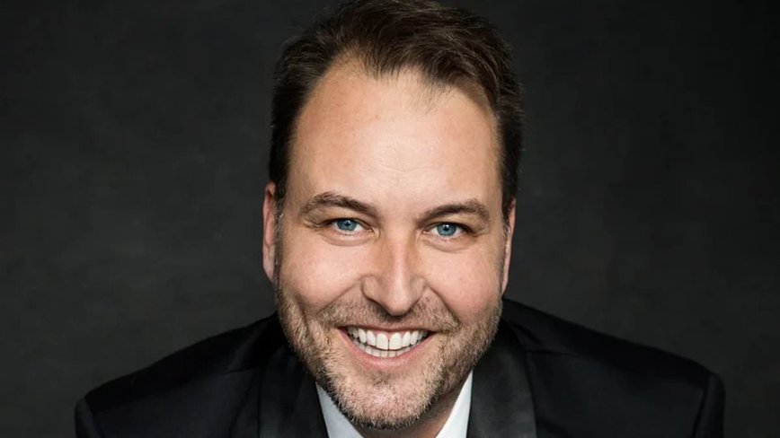 Hollywood Event Guru Spills Secrets: Transform Your Holiday Bash Like a Star