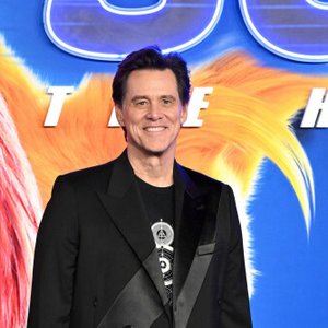 Hollywood Honors: Jim Carrey Bids Farewell to Iconic Director Chuck Russell