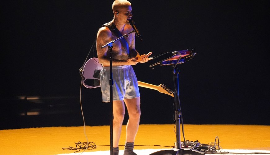 Justin Bieber Sets Fans Abuzz with Cryptic Website Update