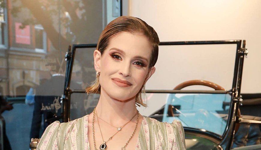 Kelly Osbourne Shines Bright in Bare-Faced Instagram Reveal