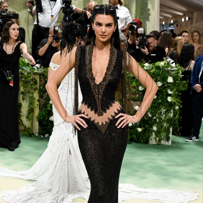 Kendall Jenner Ditching the Spotlight for SoCal Dream Home Designs!