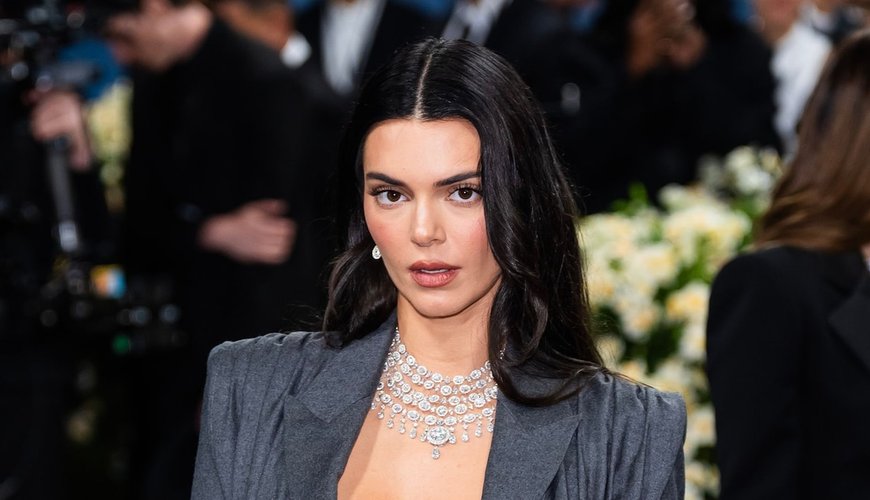 Kendall Jenner's LA Drive: A Day Out with Style and Classics