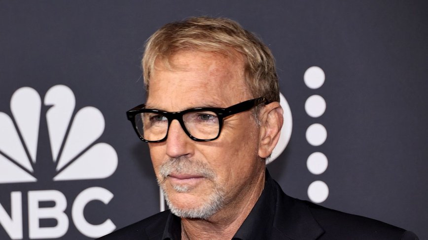 Kevin Costner and Morgan Freeman Reunite on the Red Carpet for 'The Gray House'