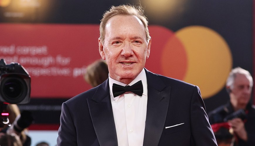 Kevin Spacey's New Chapter: From Hollywood Glitz to Unlikely Nomad