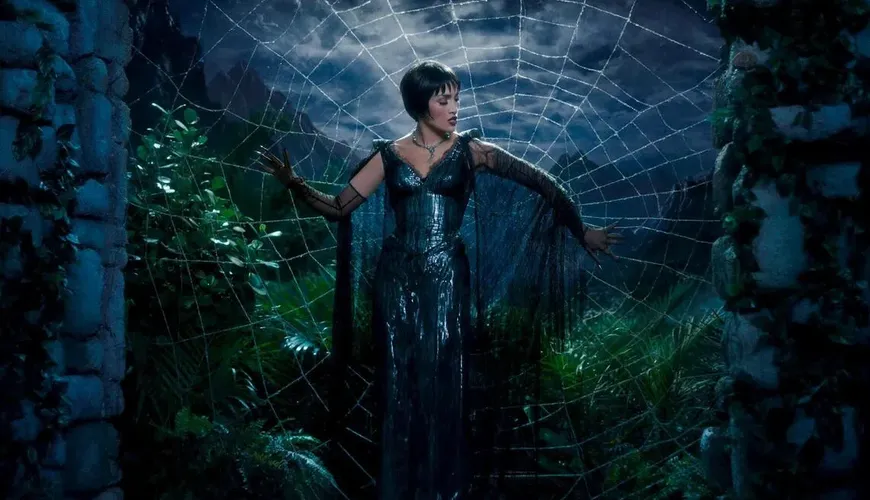 Jennifer Lopez's Hollywood Dream Takes Center Stage in 'Kiss Of The Spider Woman'