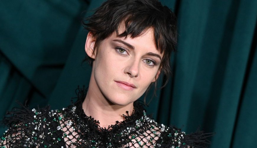 Kristen Stewart Rocks the Red Carpet in Dazzling Pantsless Chanel Ensemble