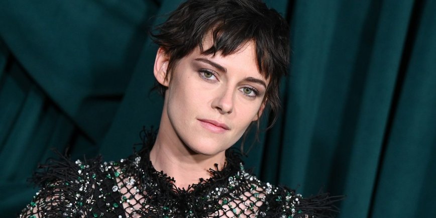 Kristen Stewart Rocks the Red Carpet in Dazzling Pantsless Chanel Ensemble