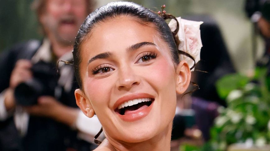 Kylie Jenner Turns Up the Heat with Daring New Photoshoot