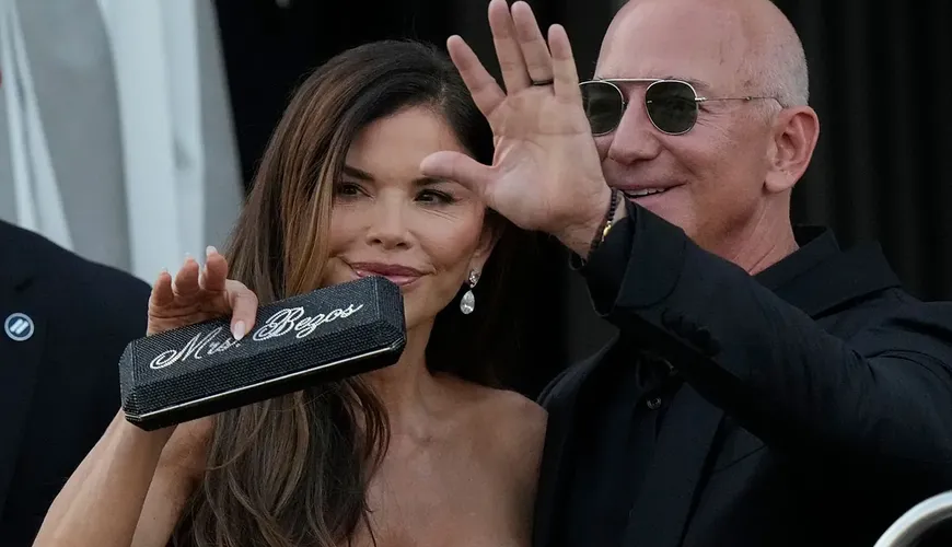 Lauren Sanchez Bezos's Dior Dilemma: The Fashion Show Look That Broke the Internet