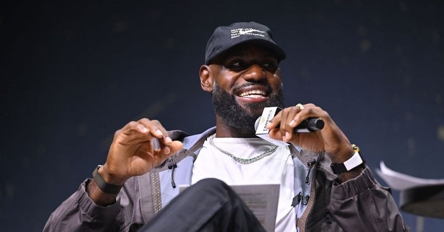 LeBron James Keeps Fans Guessing About His Next Hoops Haven