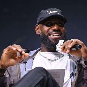LeBron James Keeps Fans Guessing About His Next Hoops Haven