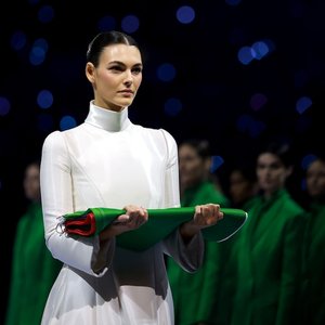 Vittoria Ceretti Steals the Spotlight as Italian Flagbearer at 2026 Winter Olympics