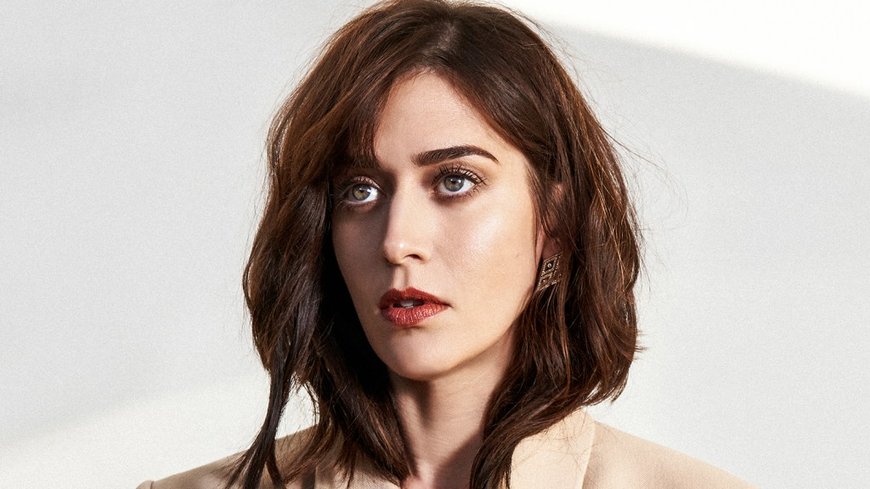Lizzy Caplan